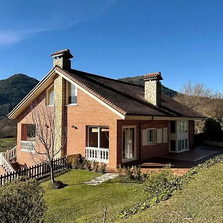 Holiday home Fantastica Casa En Ampuero